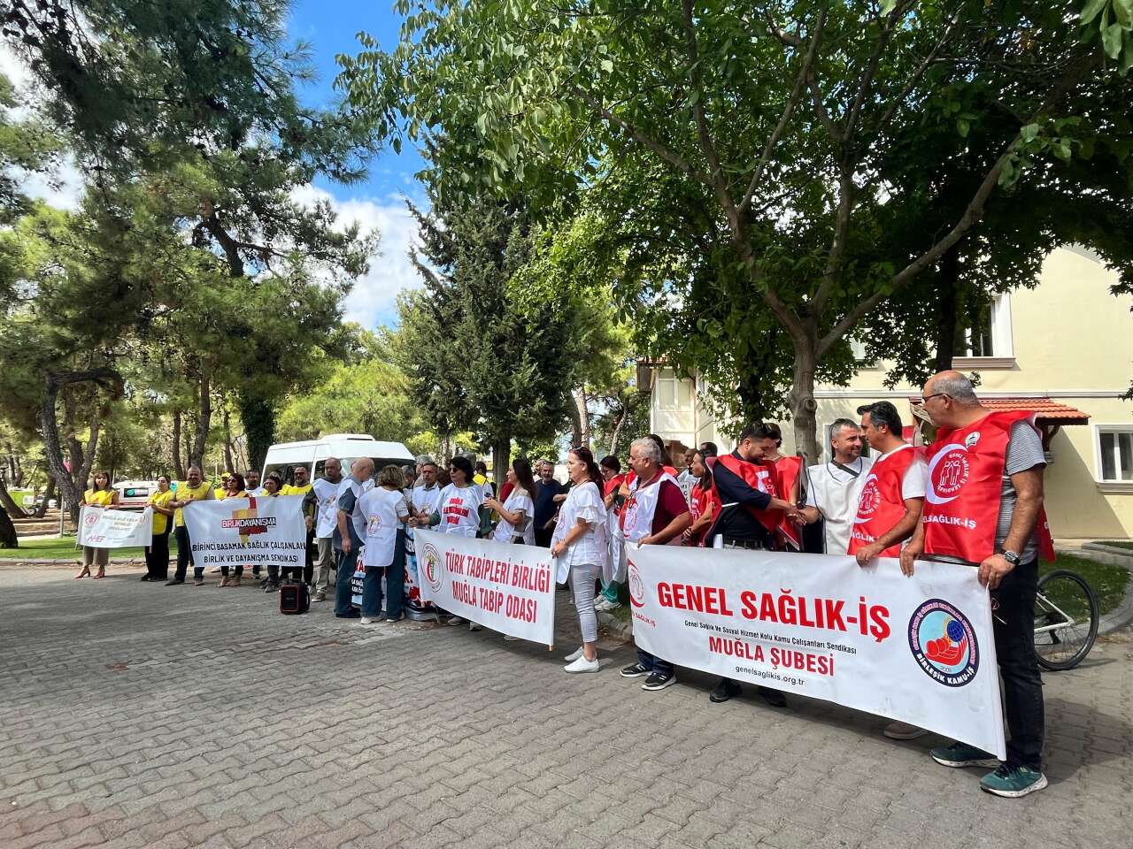 Muğla’da Dr. Deniz Nalbantoğlu’nun Sözleşme Feshine Tepki: “180 Günümü Çok Gördünüz?” 4